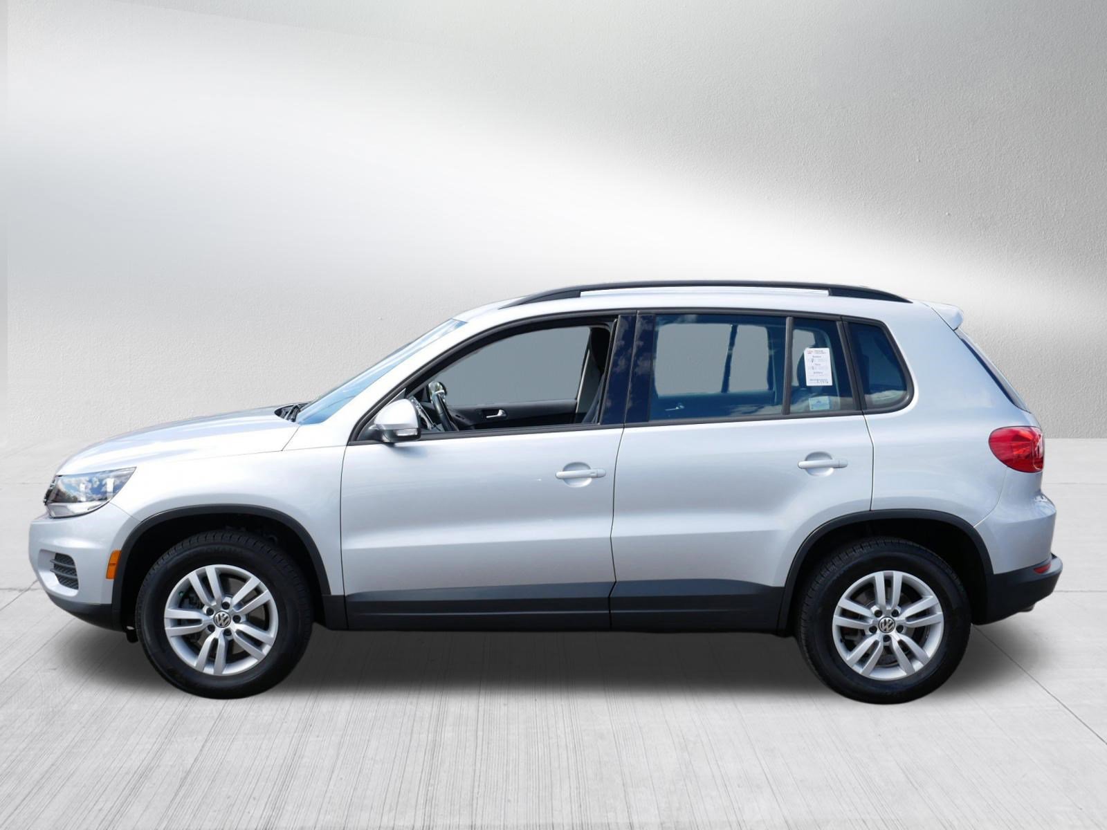 Used 2017 Volkswagen Tiguan S AWD/4WD image 4