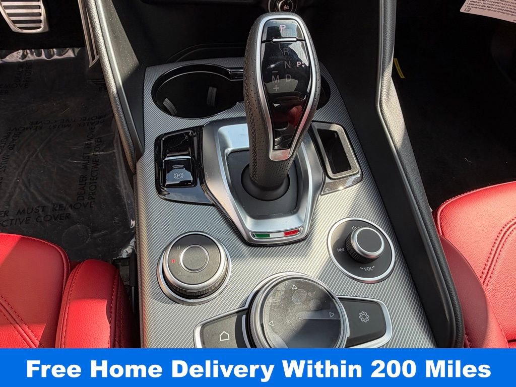 Used 2024 Alfa Romeo Giulia Veloce image 25
