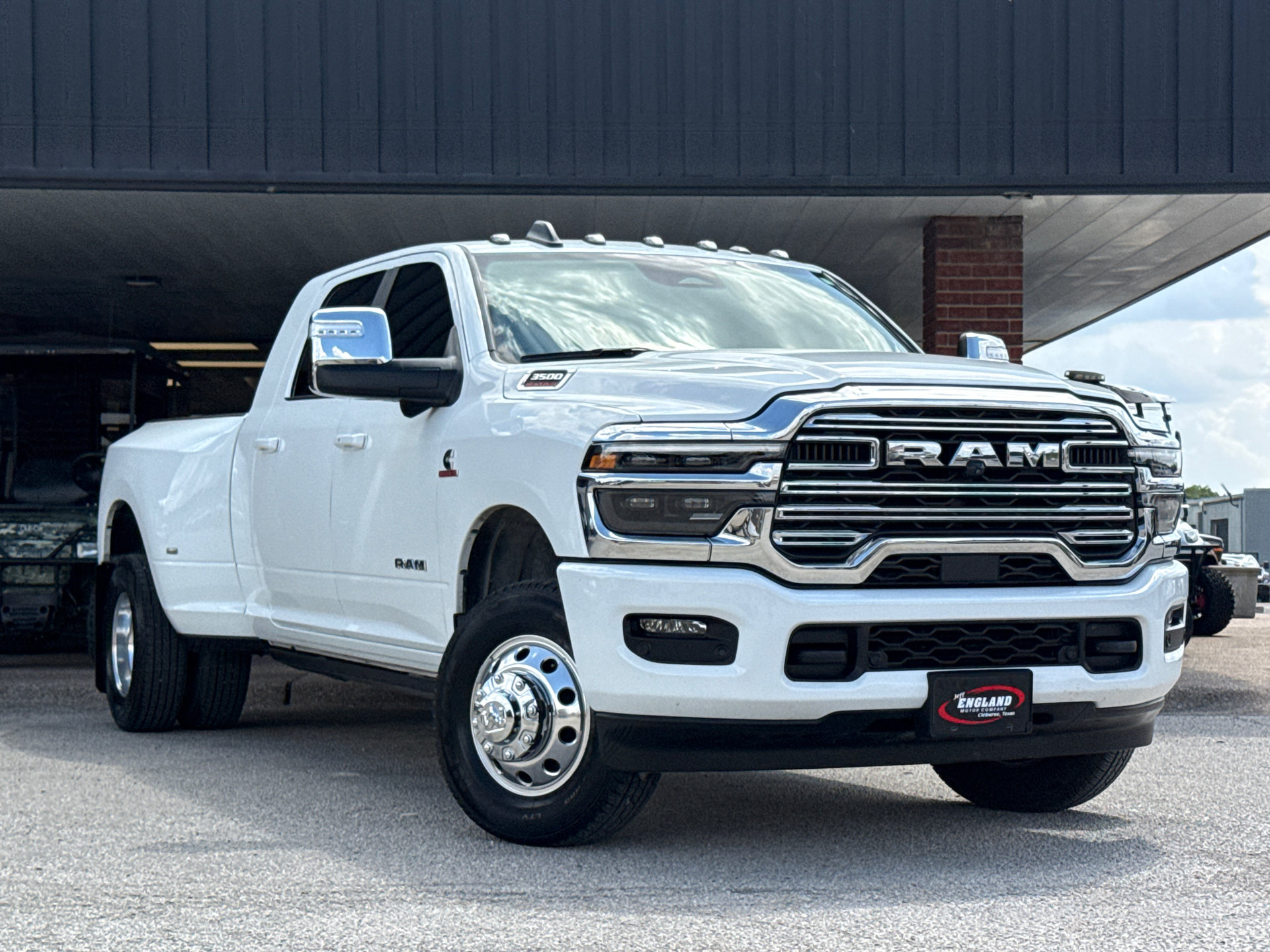 Used 2026 RAM 3500 Laramie AWD/4WD image 1
