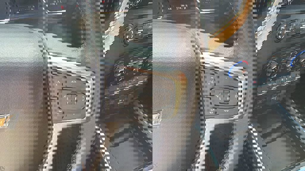 Certified 2022 Chevrolet Silverado 2500 LT w/ Convenience Package image 25