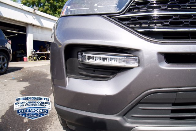 Certified 2021 Ford Explorer XLT w/ Equipment Group 202A AWD/4WD image 9