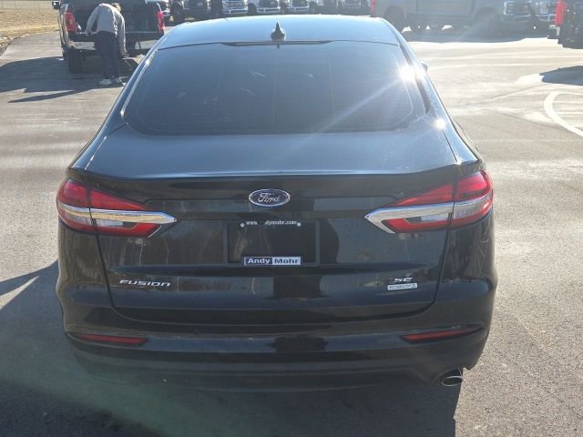 Used 2020 Ford Fusion SE image 5