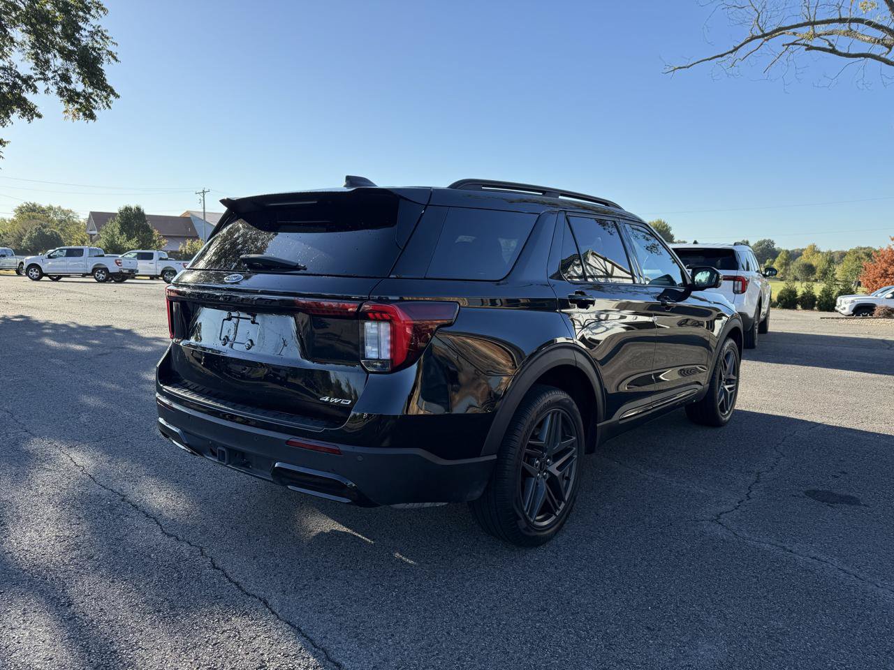 Used 2025 Ford Explorer ST-Line w/ ST-Line Street Pack AWD/4WD image 4