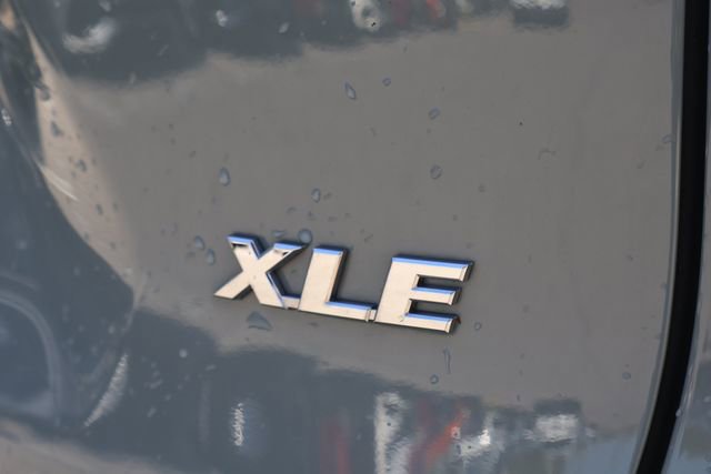 Used 2020 Toyota RAV4 XLE Premium image 8