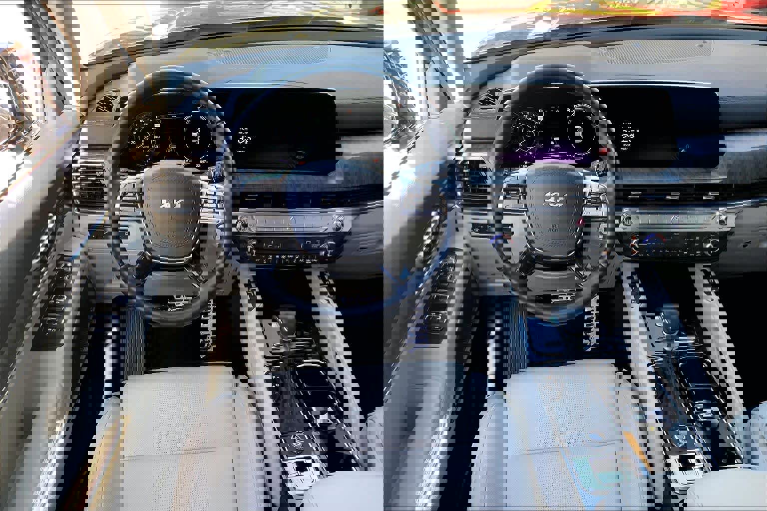 Used 2025 Kia Telluride SX image 6