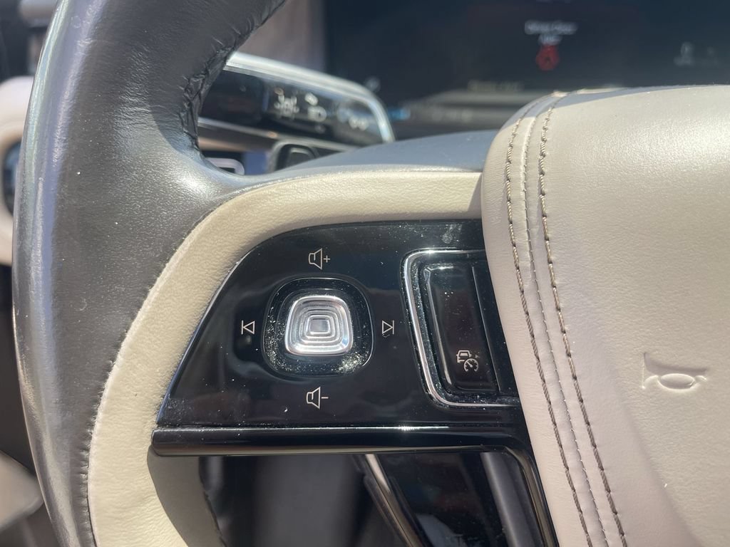Used 2022 Lincoln Aviator Reserve w/ Equipment Group 201A AWD/4WD image 19
