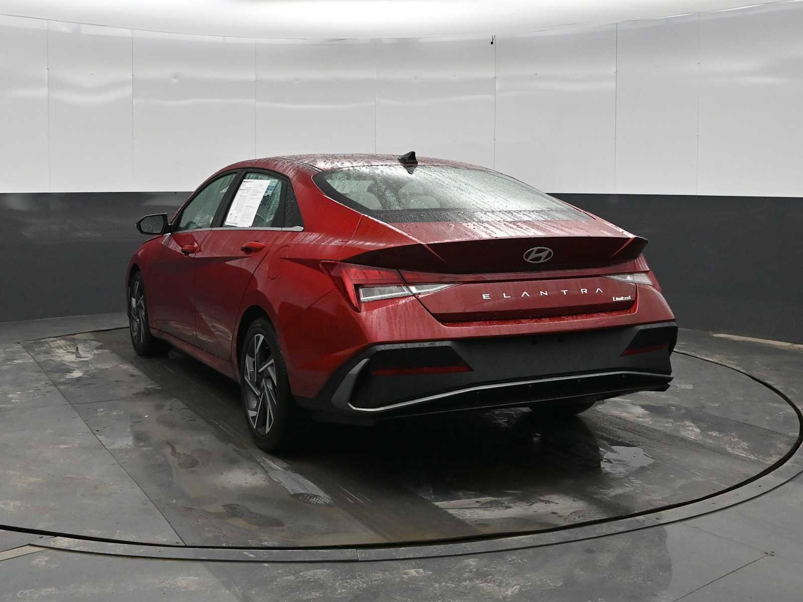 Certified 2025 Hyundai Elantra Limited image 6