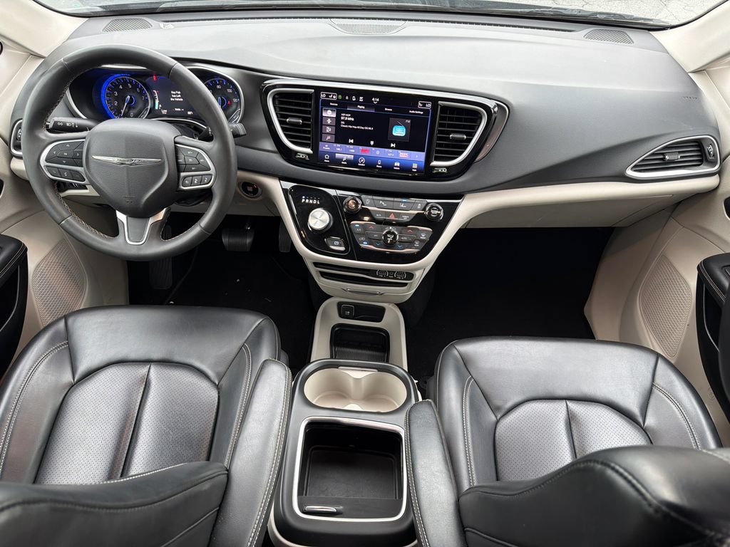 Used 2023 Chrysler Pacifica Touring-L FWD image 26