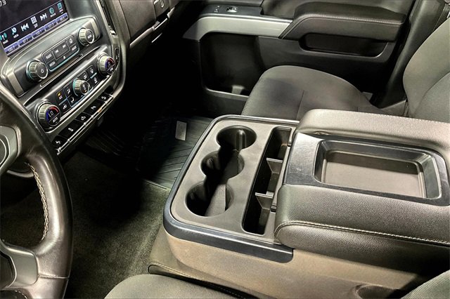 Used 2018 Chevrolet Silverado 1500 LT w/ Midnight Edition image 16