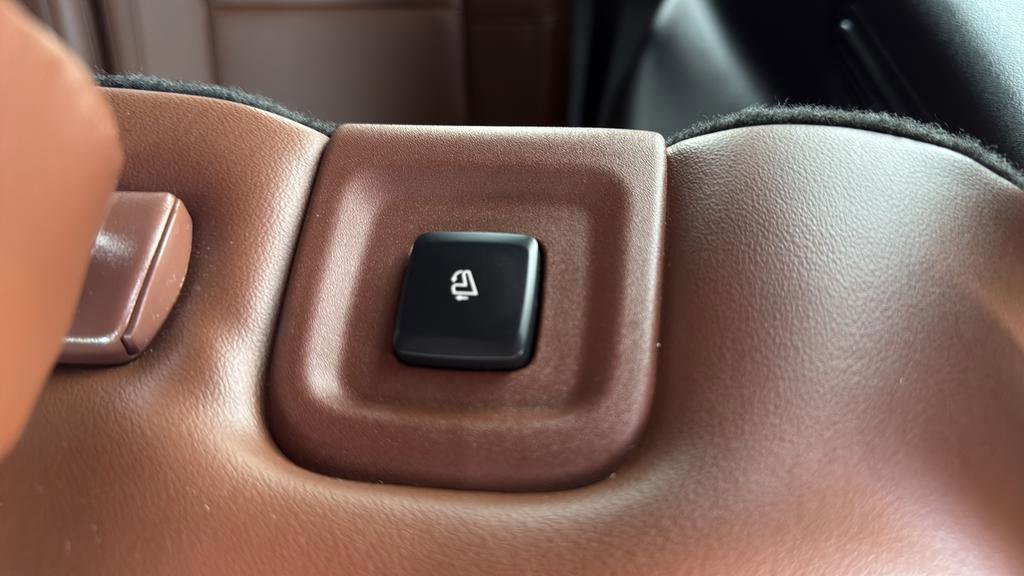 Used 2025 Lincoln Aviator Reserve w/ Equipment Group 201A image 29