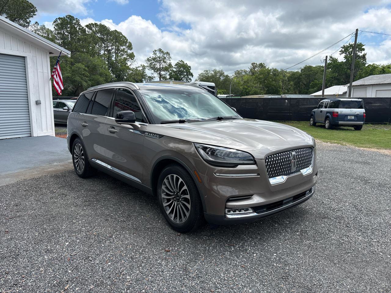 Used 2020 Lincoln Aviator Reserve w/ Equipment Group 201A RWD image 3