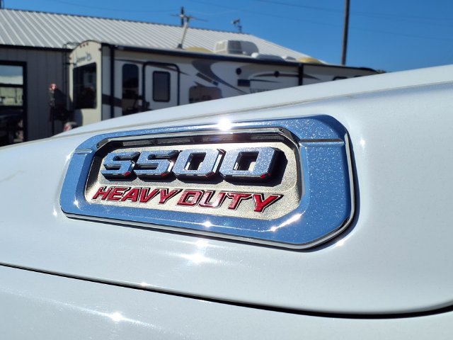 Used 2024 RAM 5500 Tradesman w/ Chrome Appearance Group AWD/4WD image 15