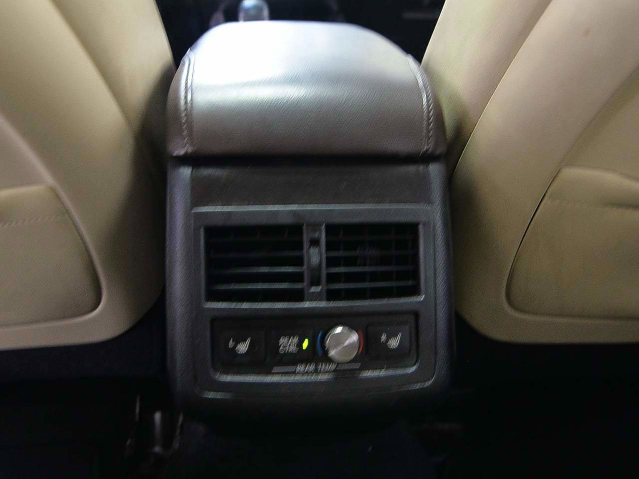 Used 2017 Toyota Avalon Limited w/ Carpet Mat Package FWD image 11