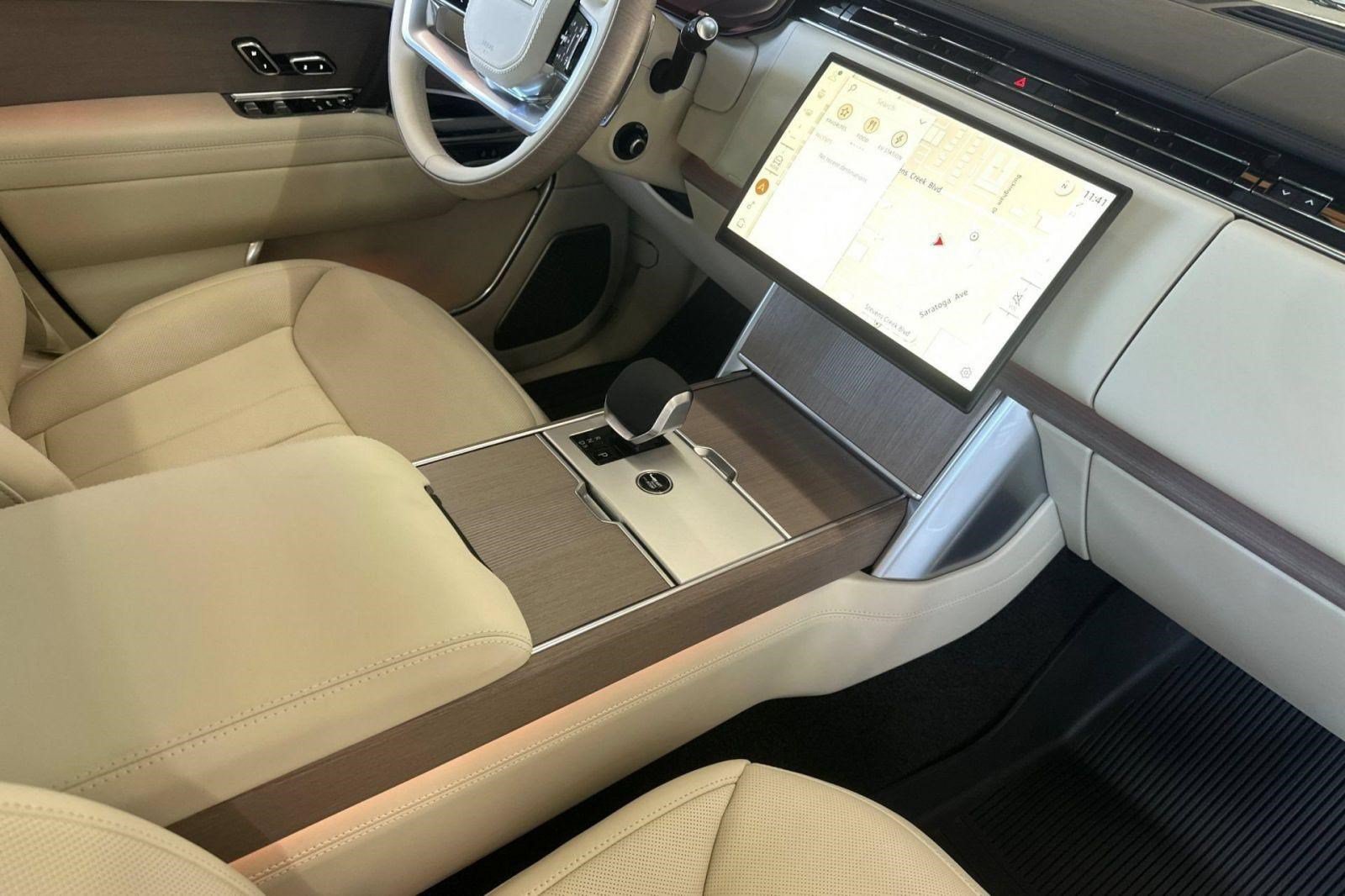 New 2026 Land Rover Range Rover Autobiography AWD/4WD image 27