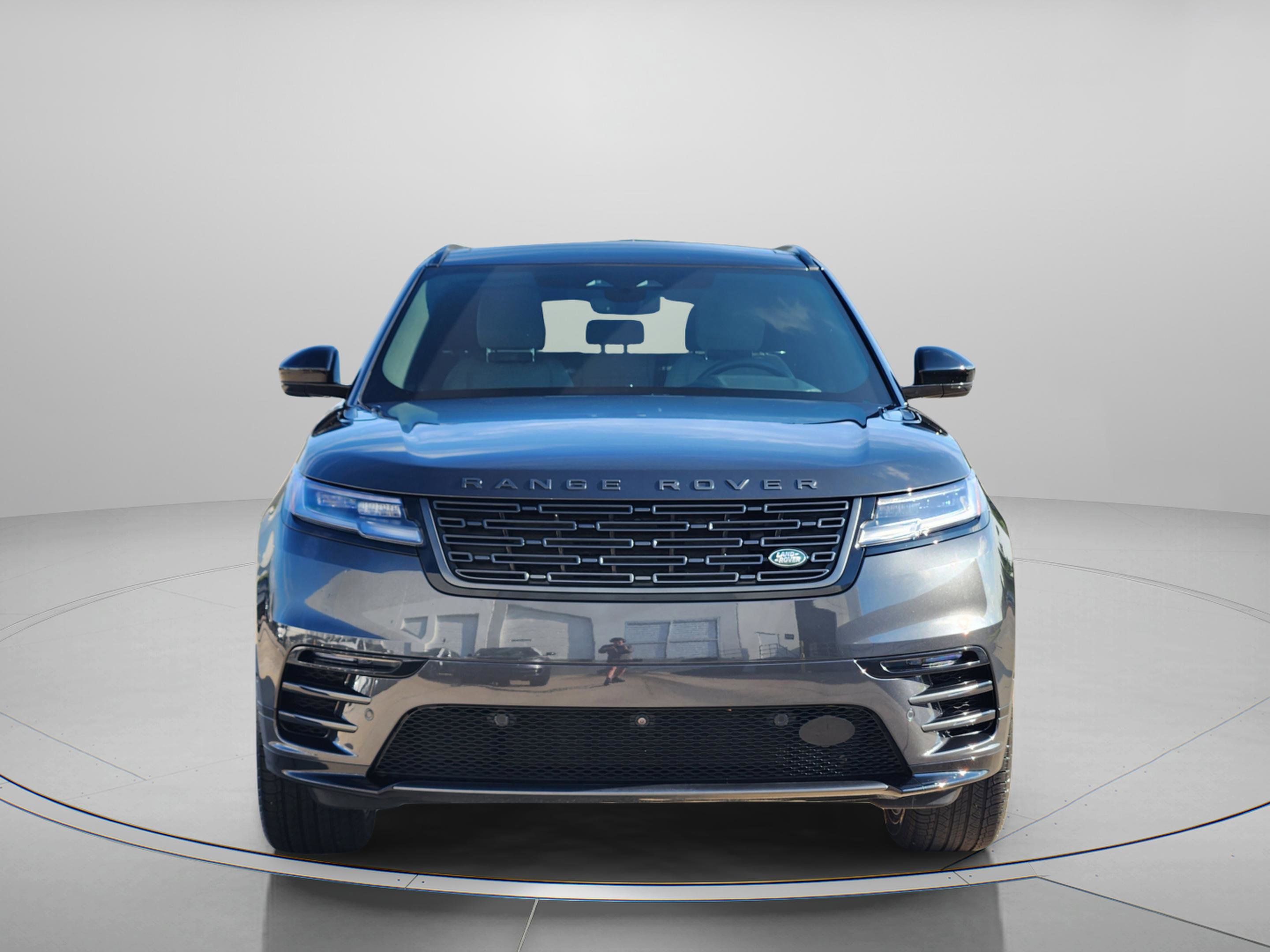 Certified 2026 Land Rover Range Rover Velar Dynamic SE AWD/4WD image 6
