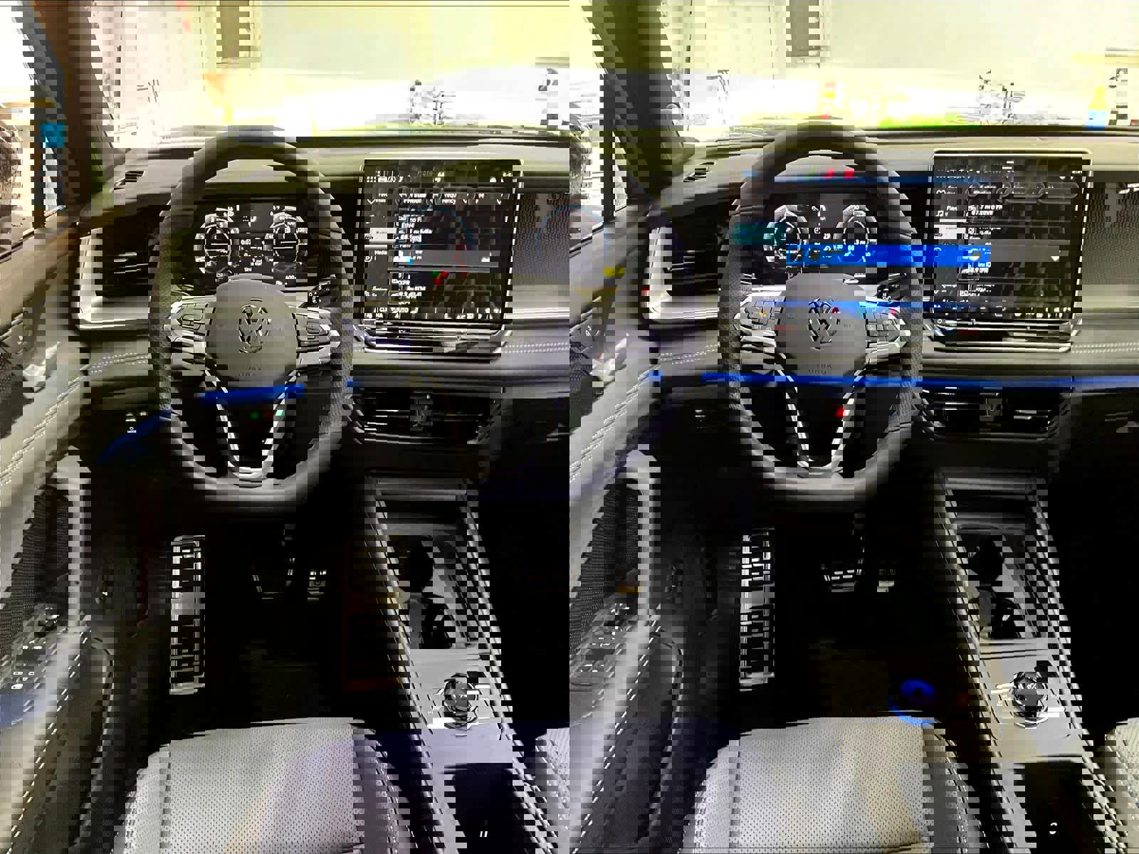 New 2026 Volkswagen Tiguan SE R-Line image 15