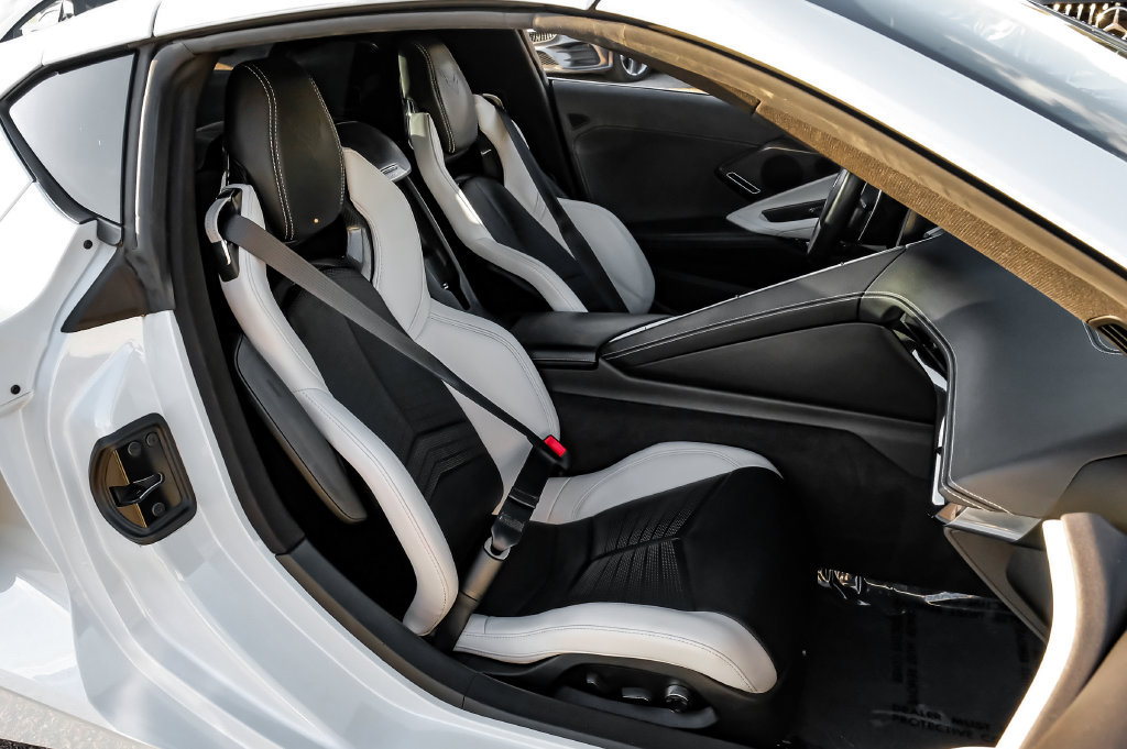 Used 2023 Chevrolet Corvette Stingray Preferred Cpe w/ Z51 Performance Package RWD image 33
