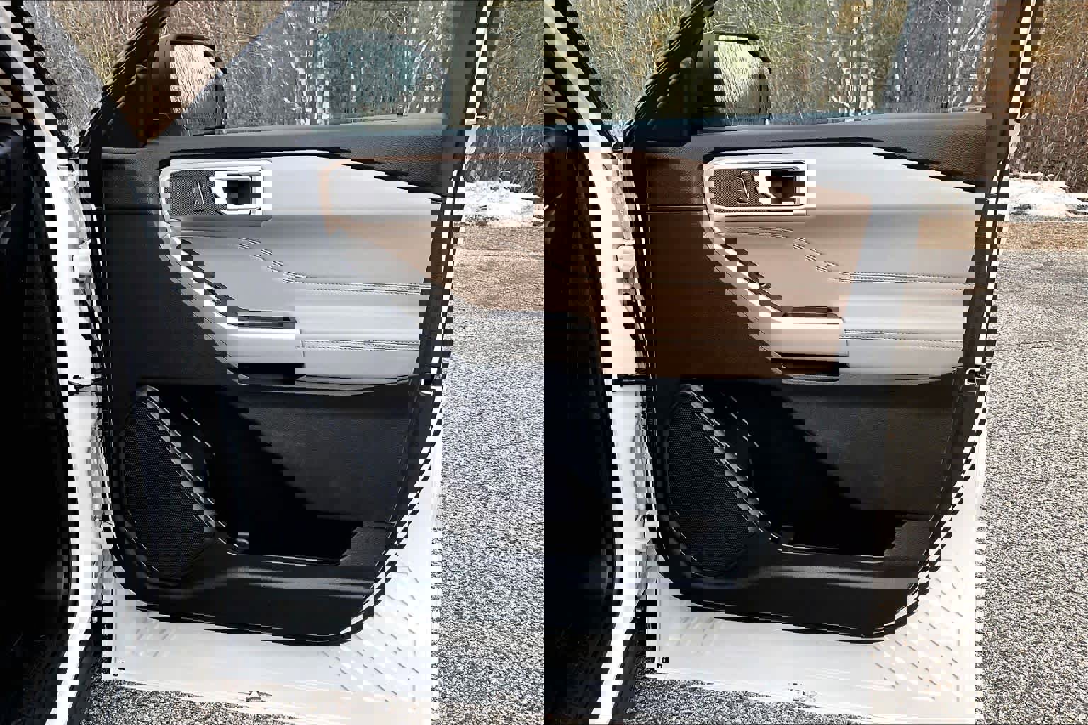 Used 2023 Ford Explorer XLT w/ Equipment Group 202A image 23