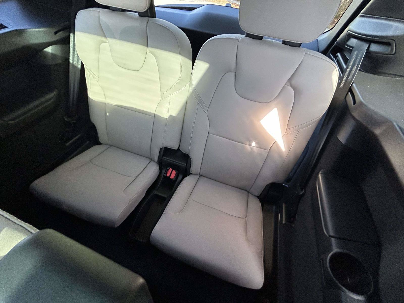 New 2026 Volvo XC90 T8 Plus w/ Protection Package Premier AWD/4WD image 13