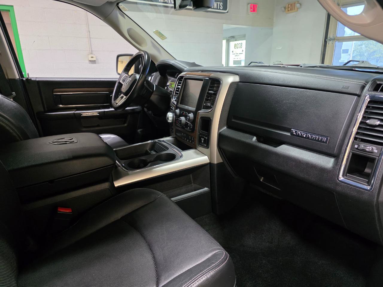 Used 2016 RAM 1500 Laramie w/ Convenience Group image 25