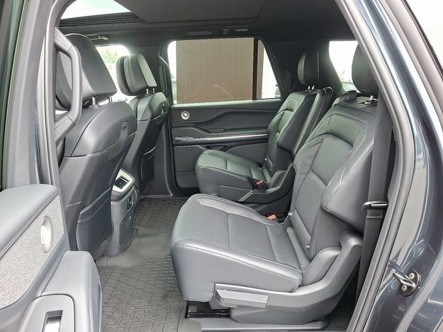 New 2025 Lincoln Navigator L Reserve w/ Jet Appearance Package AWD/4WD image 5