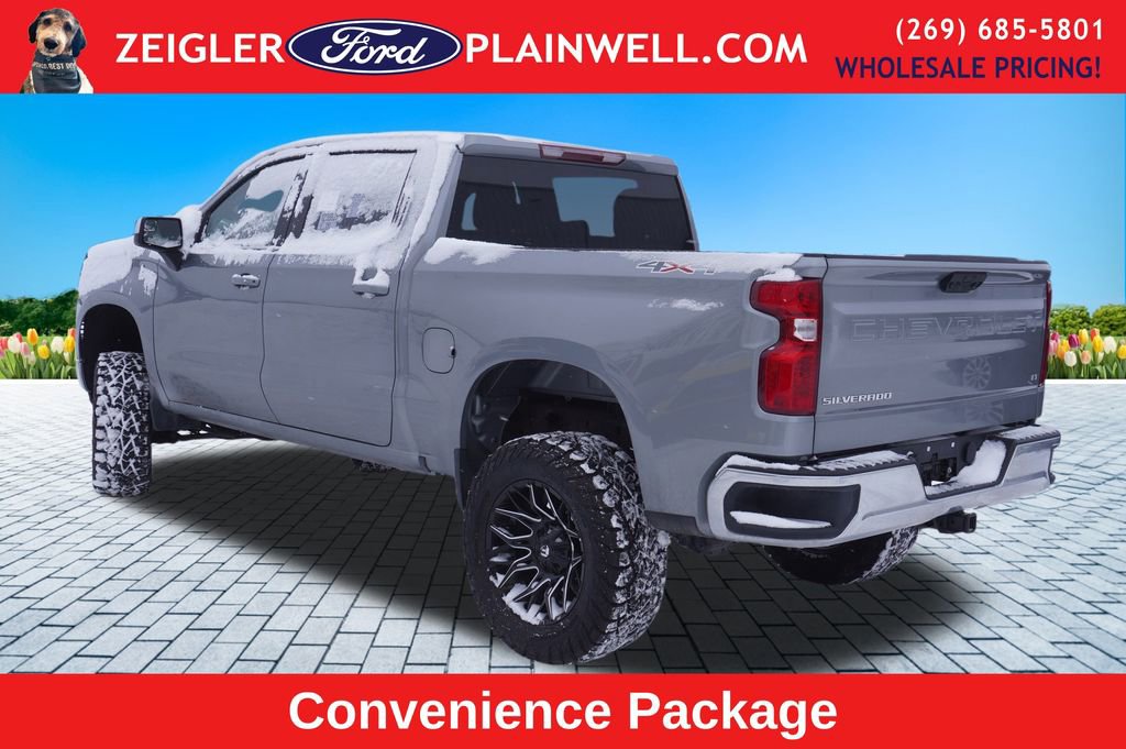 Used 2025 Chevrolet Silverado 1500 LT image 2