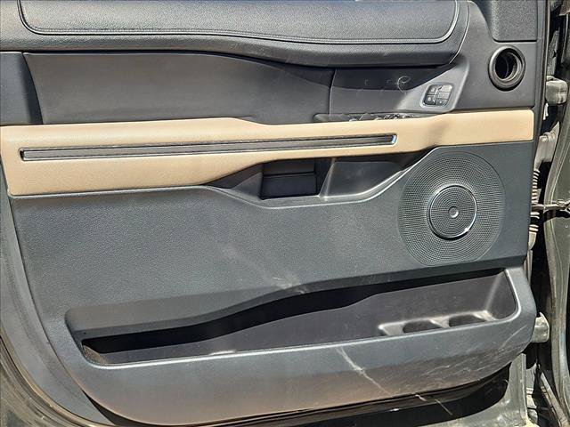 Used 2022 Ford Expedition XLT AWD/4WD image 11