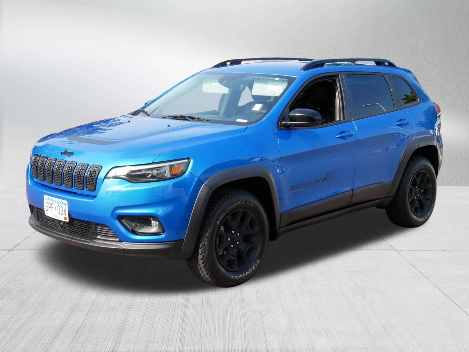 Used 2022 Jeep Cherokee Latitude AWD/4WD image 3