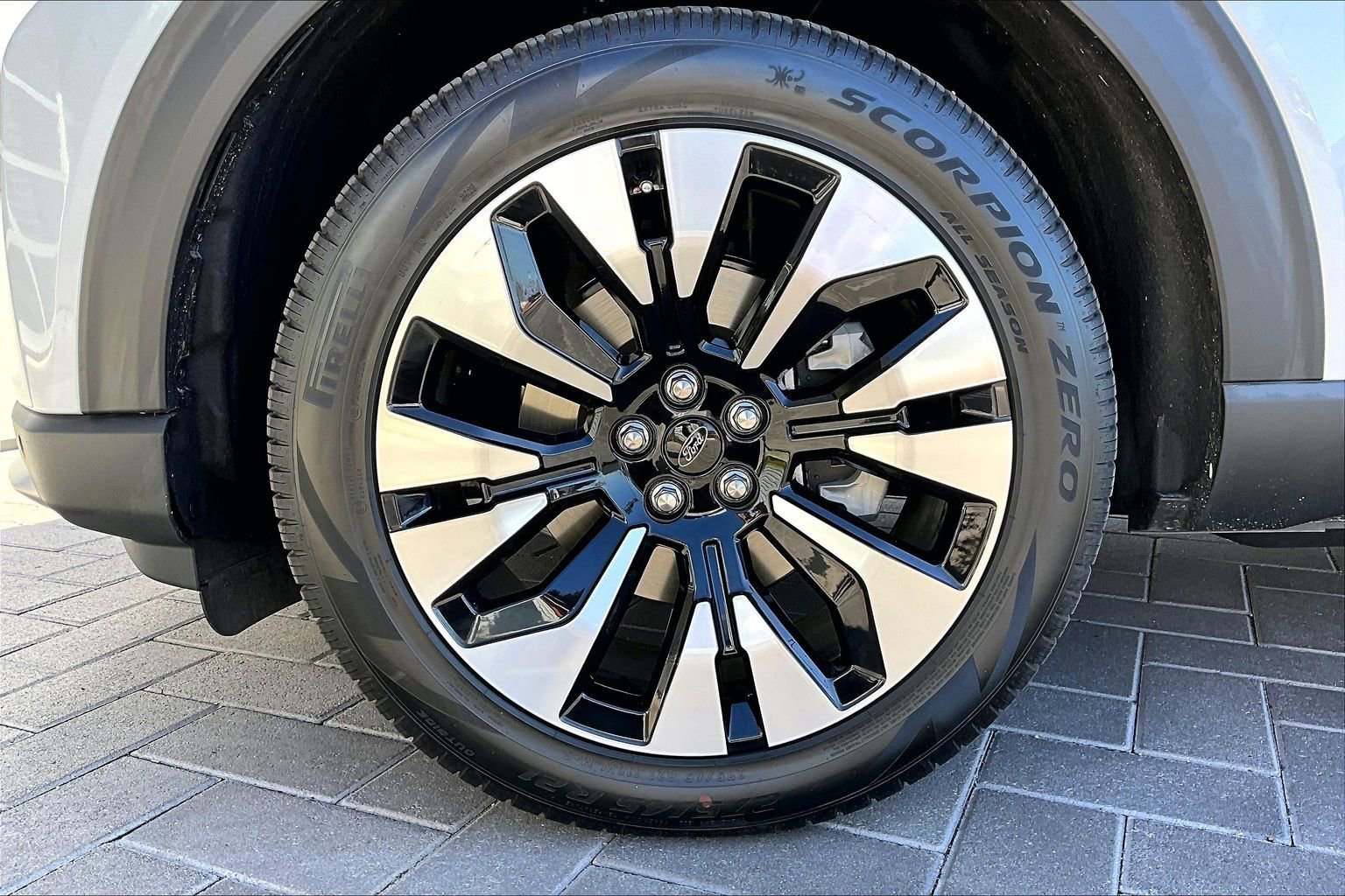 Used 2026 Ford Explorer Platinum w/ LUX Leather Package image 9