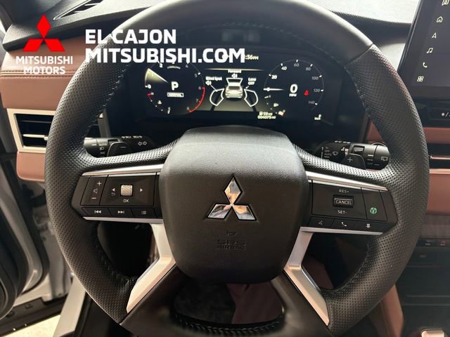 Used 2025 Mitsubishi Outlander SEL FWD image 15