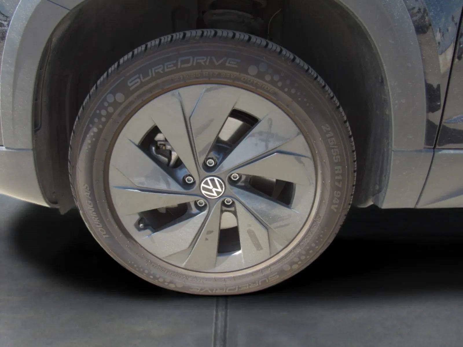 Used 2025 Volkswagen Taos S FWD image 5