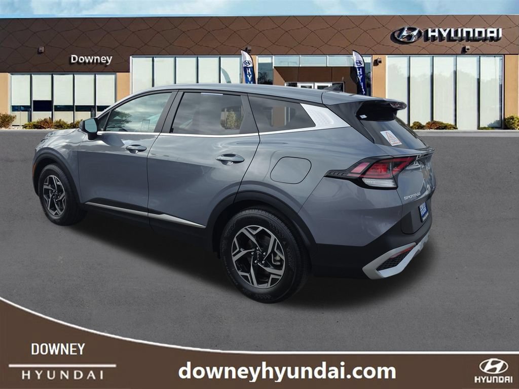Used 2025 Kia Sportage LX FWD image 3