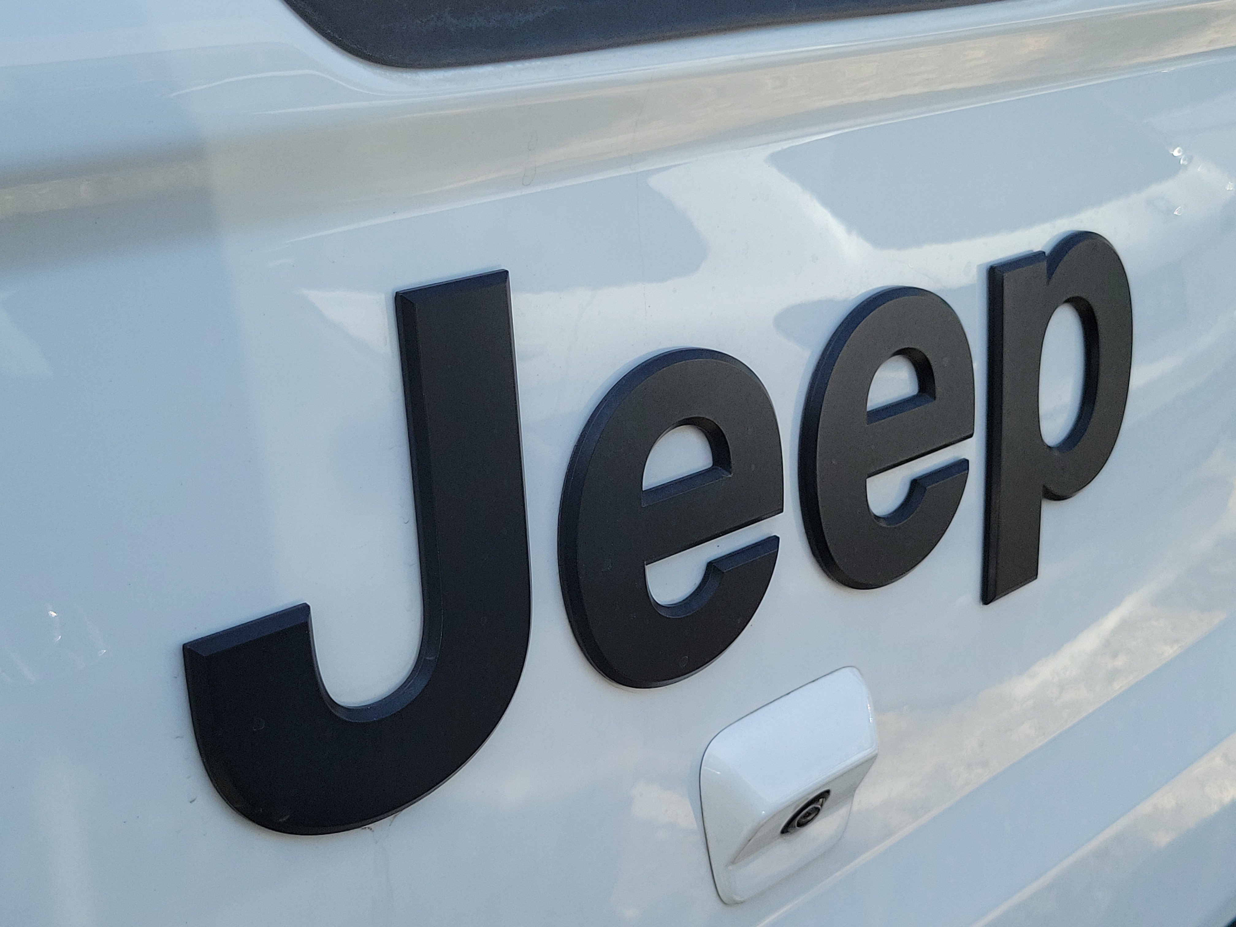 Used 2021 Jeep Gladiator Sport AWD/4WD image 6