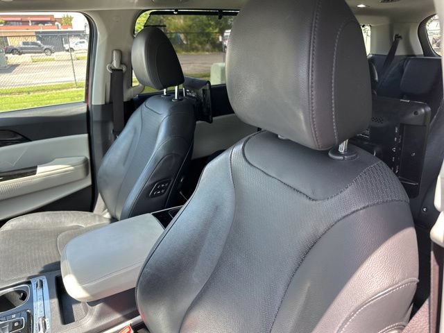 Certified 2023 Kia Carnival SX Prestige FWD image 8