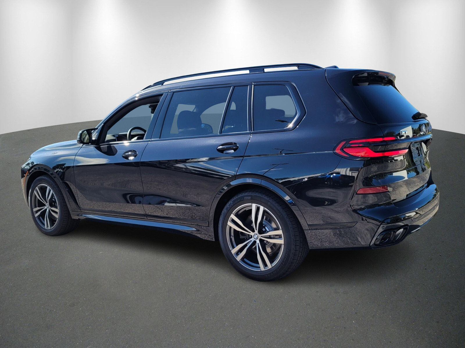 New 2026 BMW X7 M60i w/ Executive Package image 5