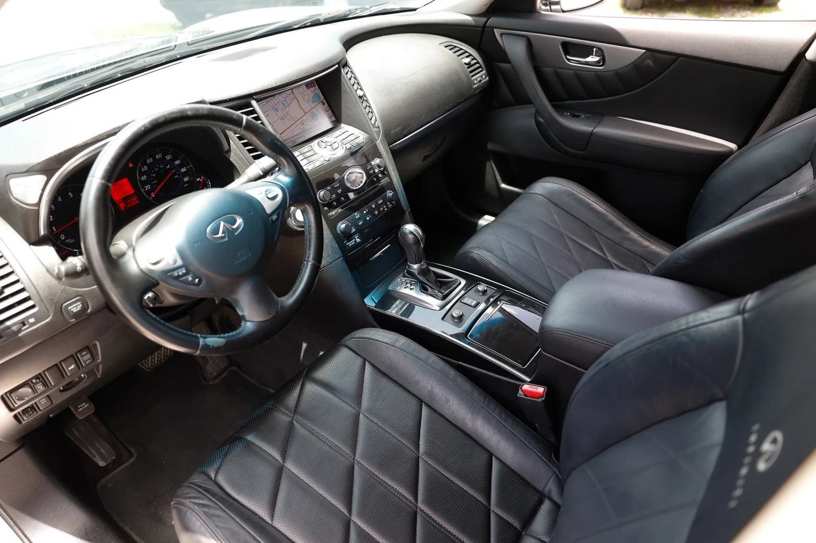 Used 2011 INFINITI FX35 2WD w/ Premium Pkg image 18