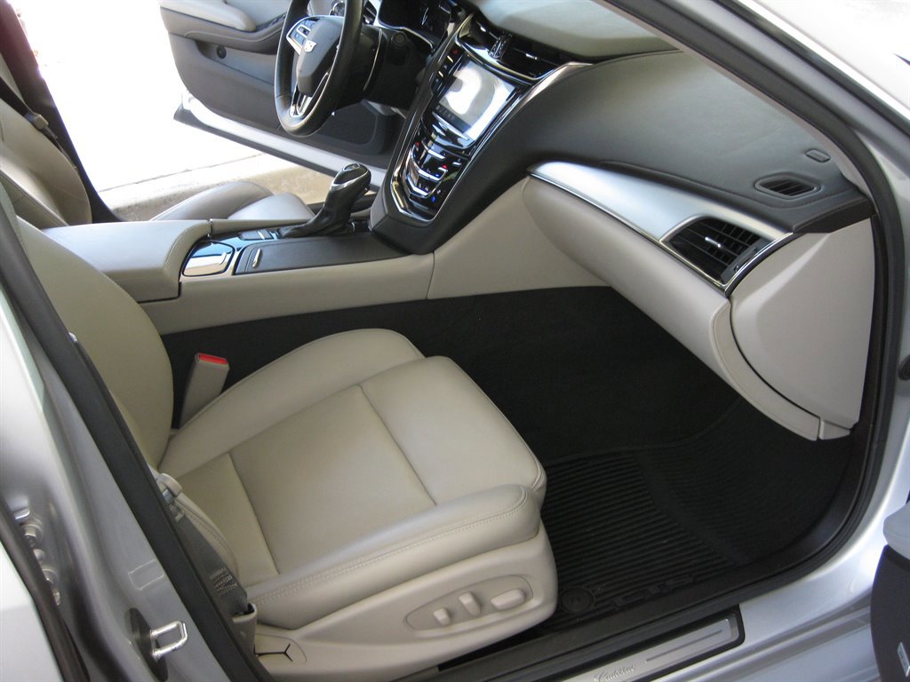 Used 2018 Cadillac CTS Luxury RWD image 32