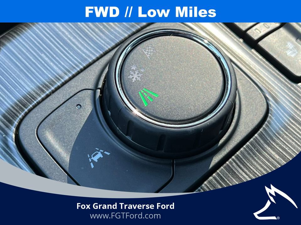 Used 2023 GMC Acadia SLT image 29