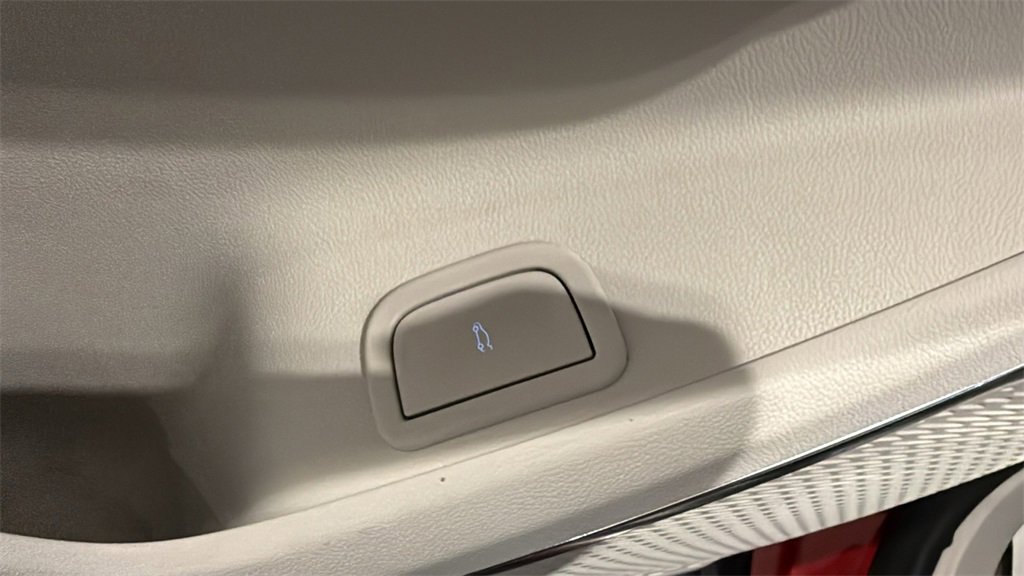 Used 2024 GMC Acadia Denali image 26