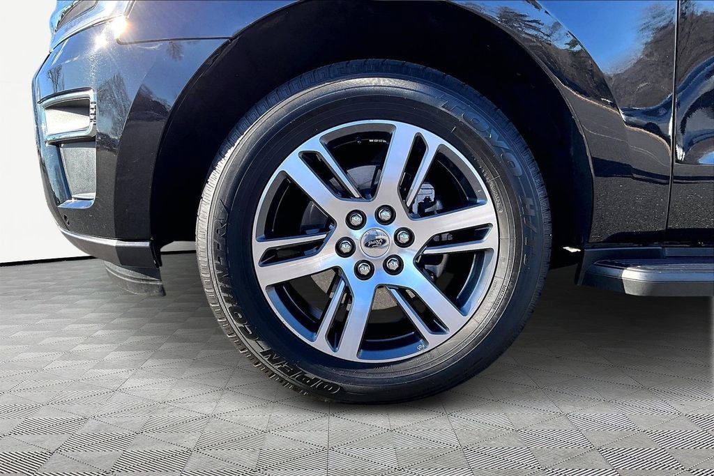 Used 2024 Ford Expedition Limited image 23