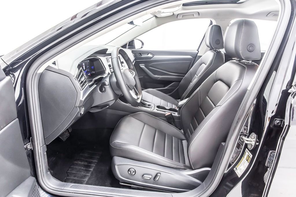 Used 2024 Volkswagen Jetta SE FWD image 27