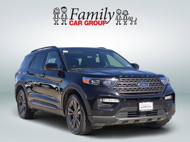 Used 2022 Ford Explorer XLT w/ Equipment Group 202A image 2