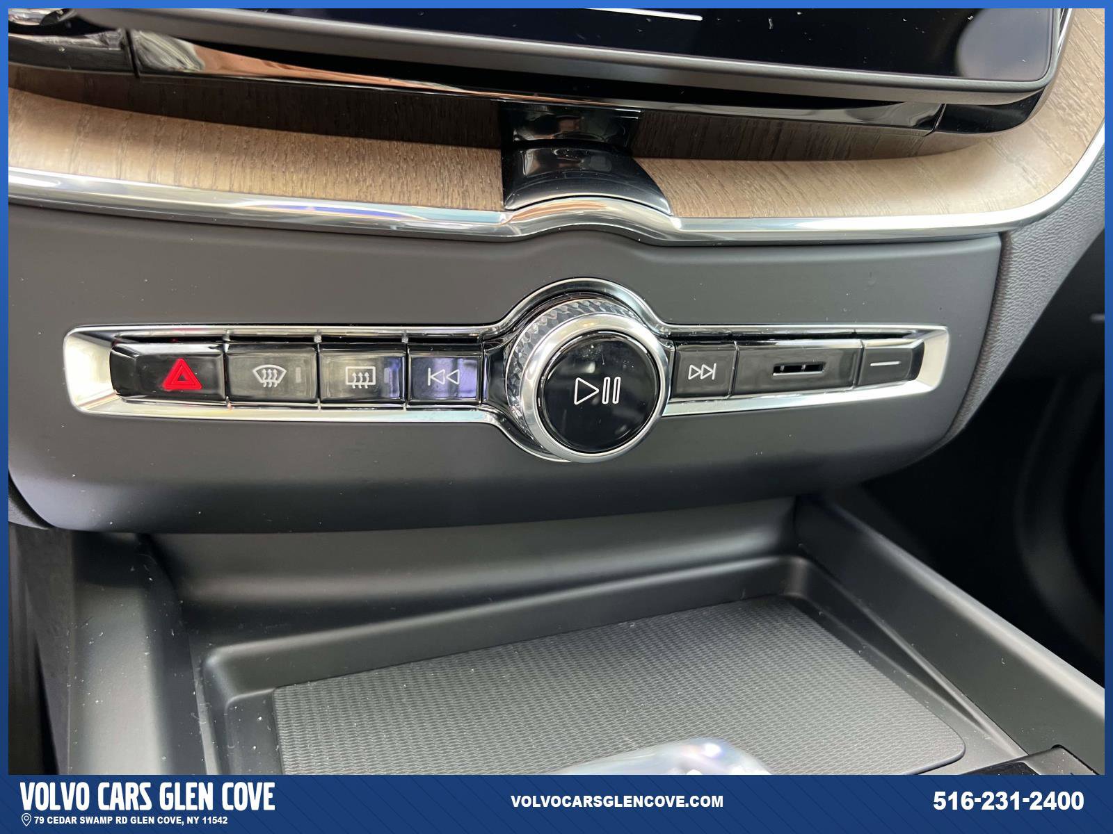 Used 2026 Volvo XC60 B5 Core w/ Climate Package PRO image 29