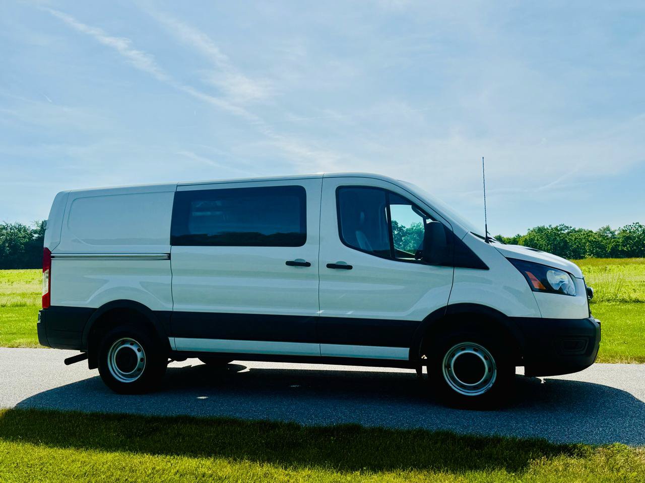Used 2020 Ford Transit 250 Low Roof RWD image 5