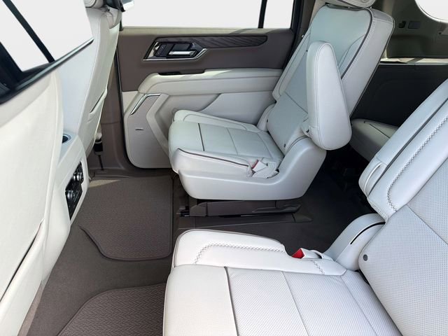 New 2026 GMC Yukon XL Denali w/ Denali Reserve Package image 12