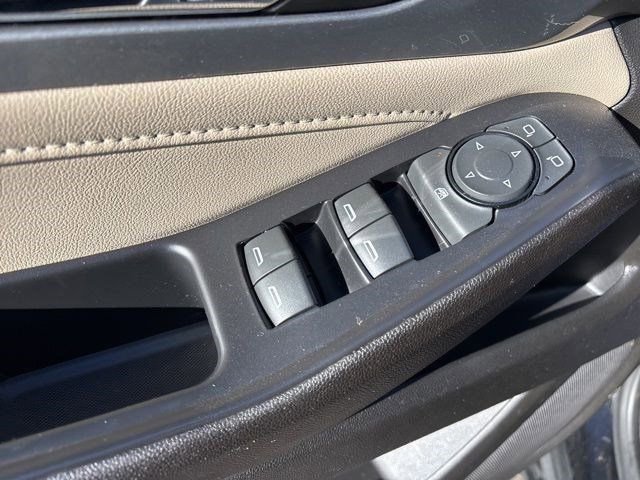 Used 2022 Chevrolet Traverse LS image 14