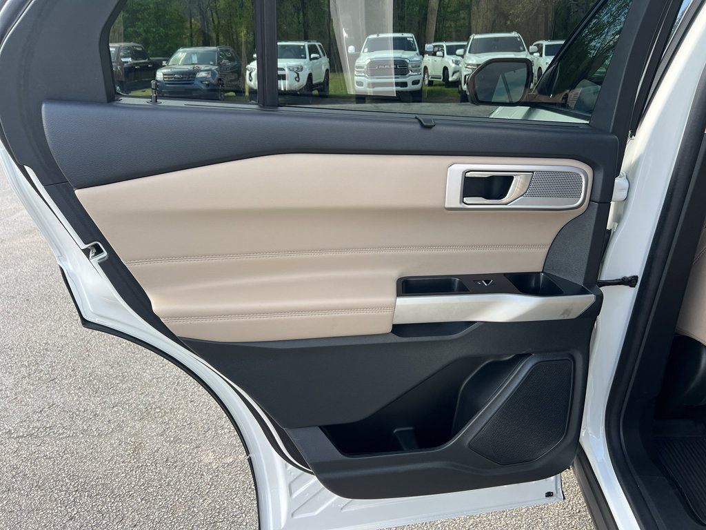 Used 2022 Ford Explorer Limited w/ Equipment Group 301A image 26