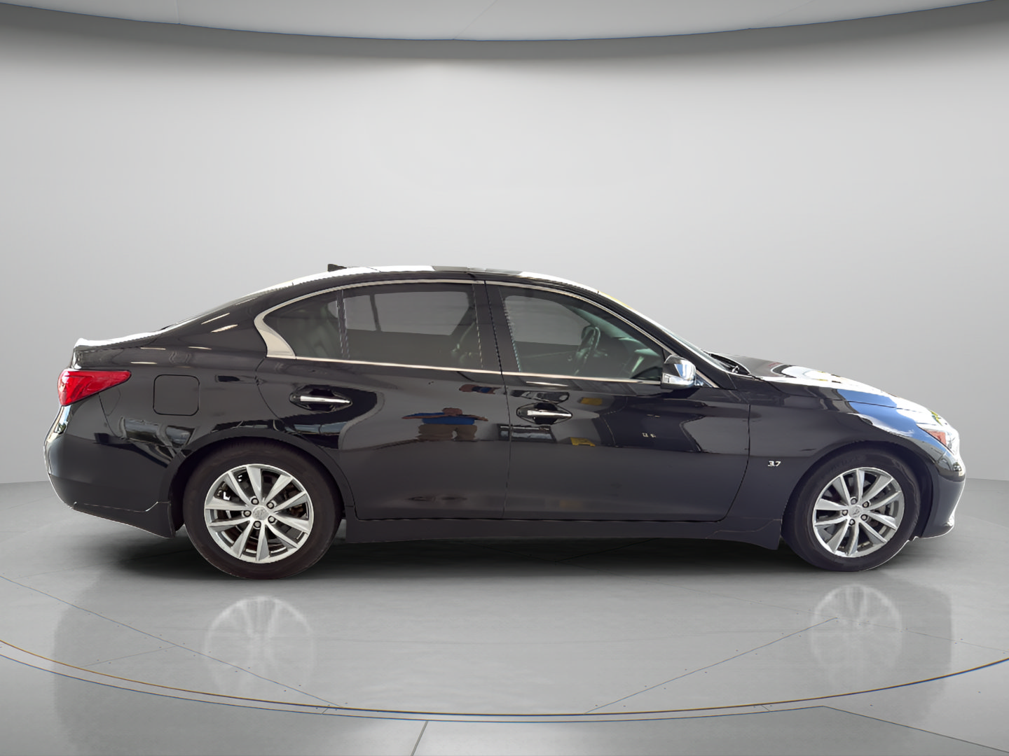 Used 2015 INFINITI Q50 Premium w/ Navigation Package RWD image 6