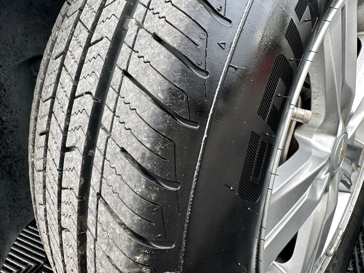 Used 2022 Chevrolet Trax LS w/ Tint and Cruise Package image 40