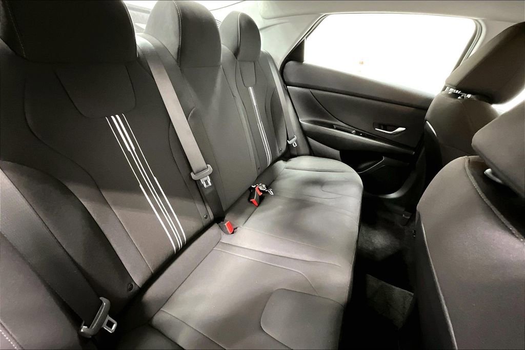 Used 2026 Hyundai Elantra Blue image 34